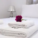 Milias Apartment's アパート イエリソス