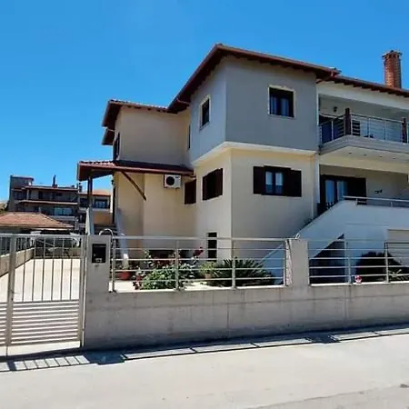 公寓 Milias Apartment's 伊里斯斯