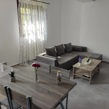 Milias Apartment's アパート *